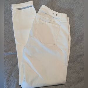 ☀️ CAbi Women's White Slimmie Jeans
